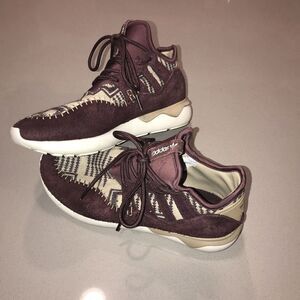 Size 9 Adidas Tubular MOC Red Night Boost tubular Men’s